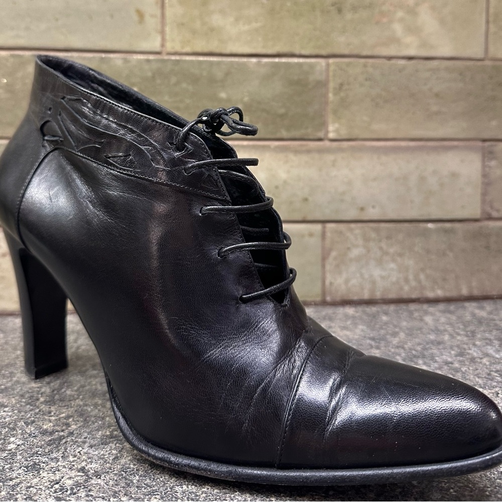 Black Italian Lace-Up Heels Granny Boots 7-7.5 US Italy 37.5